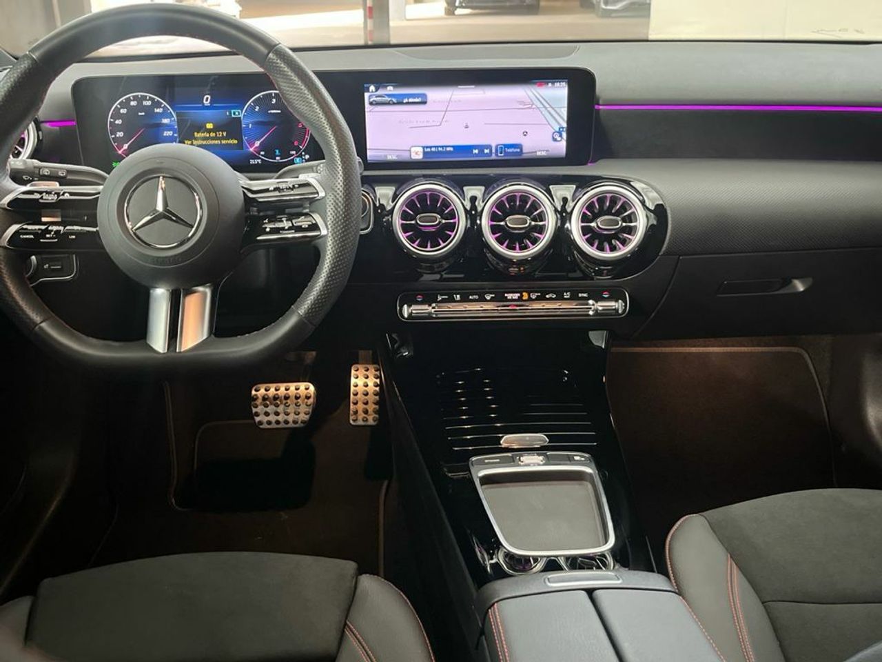 Mercedes Clase A 200 d Compacto - Foto 2