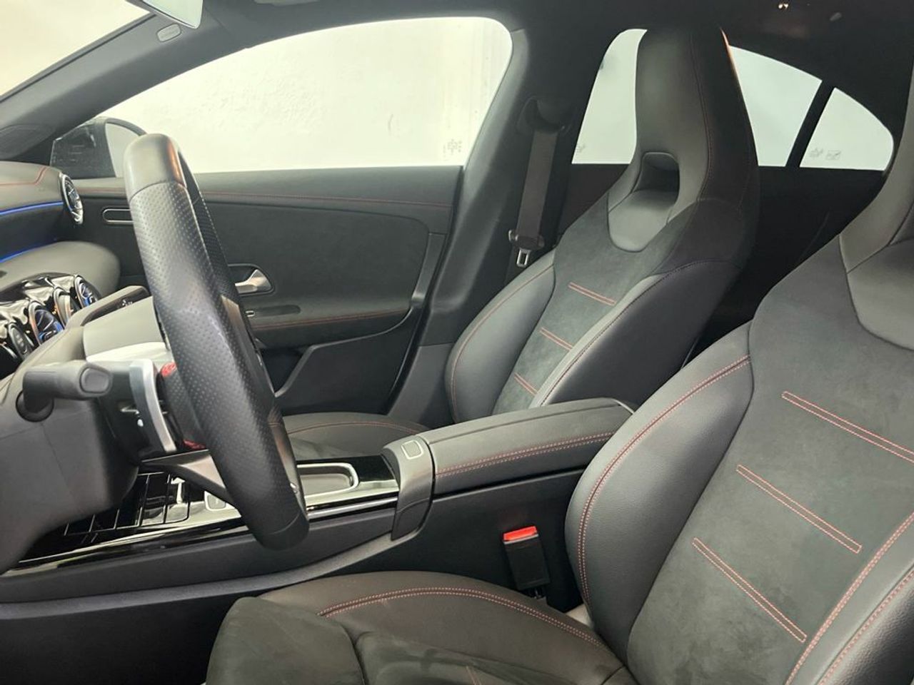 Mercedes CLA 220 d Coupé - Foto 2