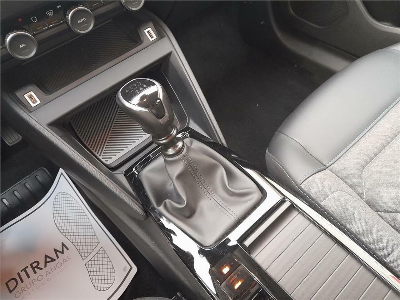 Citroën C4 PureTech 130 S&S 6v Feel Pack - Foto 2