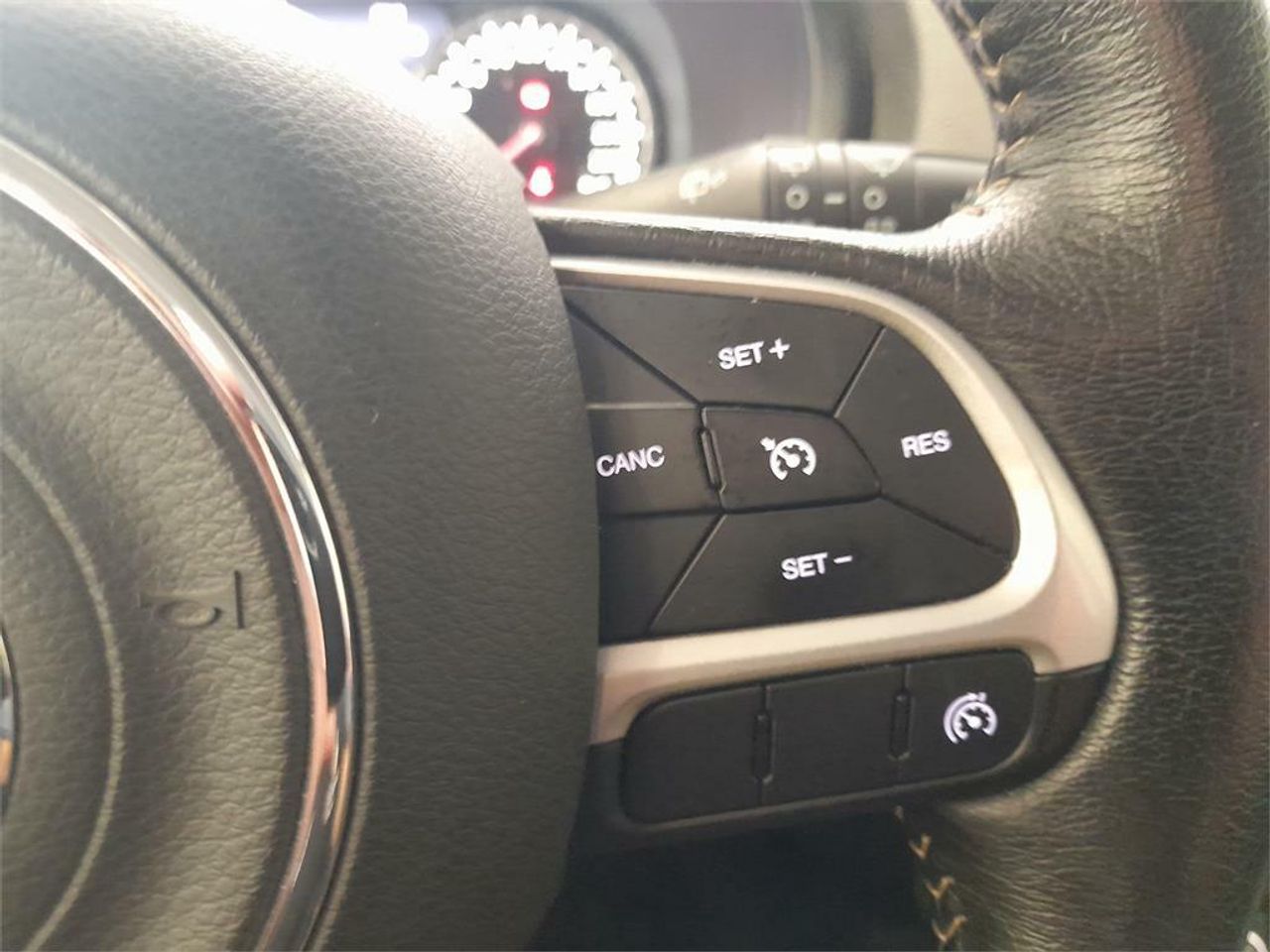 Jeep Renegade 1.4 Mair Limited 4x4 170 CV Auto - Foto 2