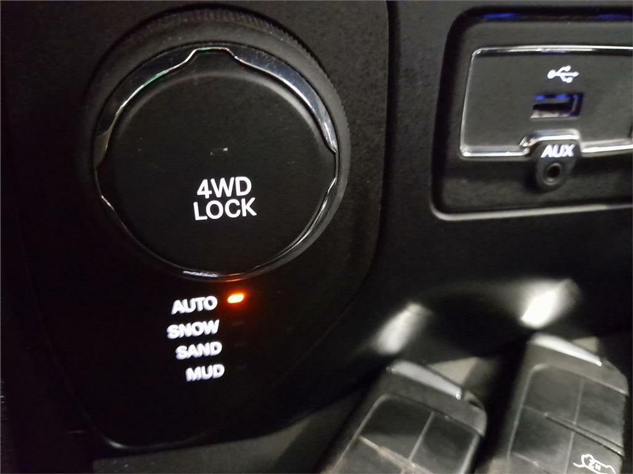 Jeep Renegade 1.4 Mair Limited 4x4 170 CV Auto - Foto 2