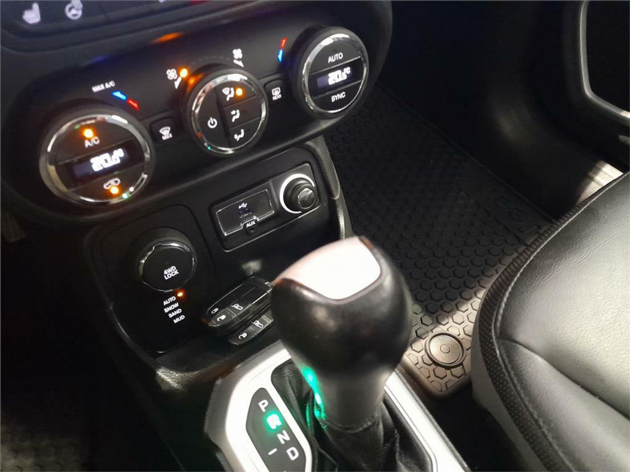 Jeep Renegade 1.4 Mair Limited 4x4 170 CV Auto - Foto 2