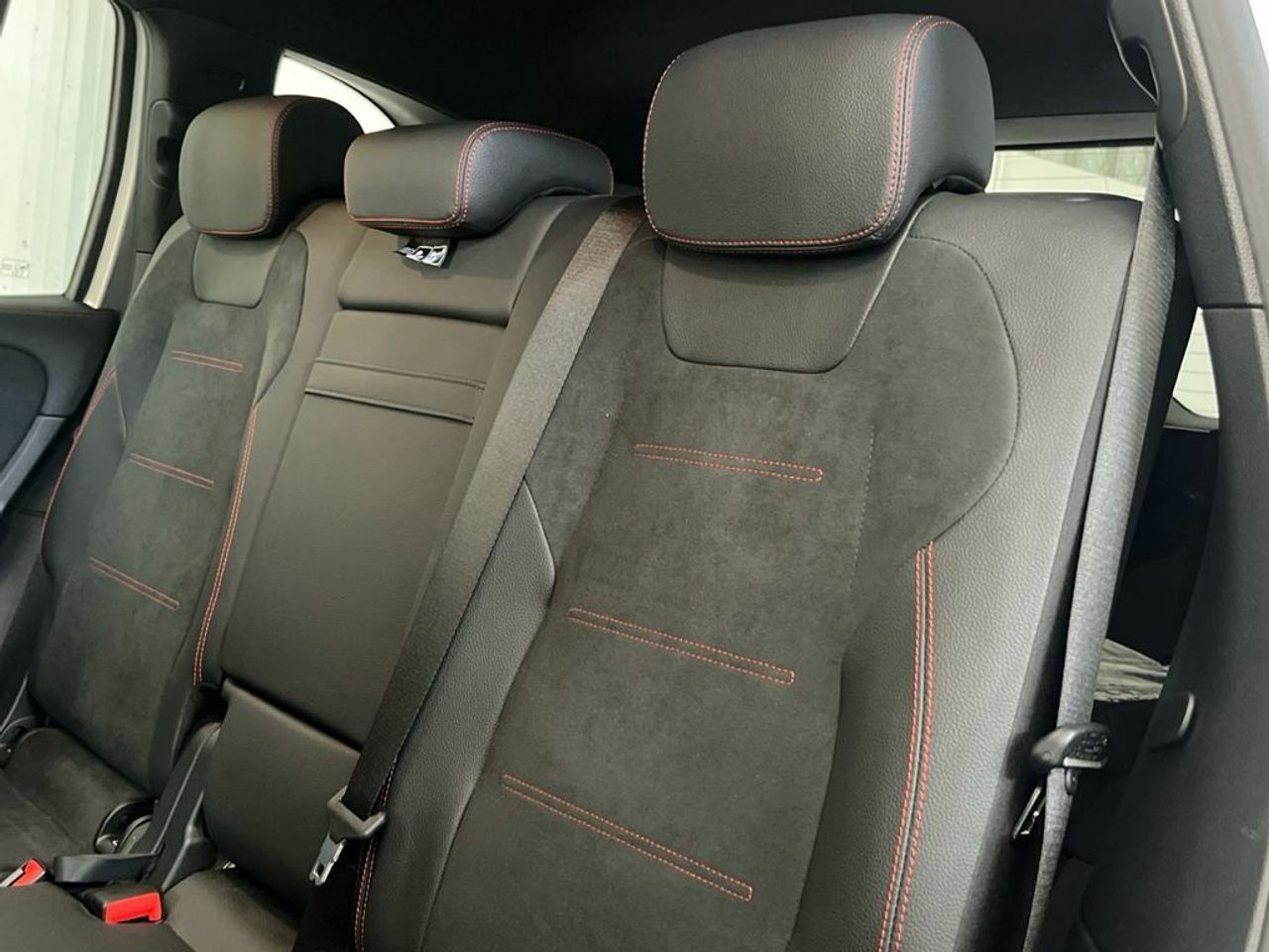 Mercedes EQB 250+ - Foto 2
