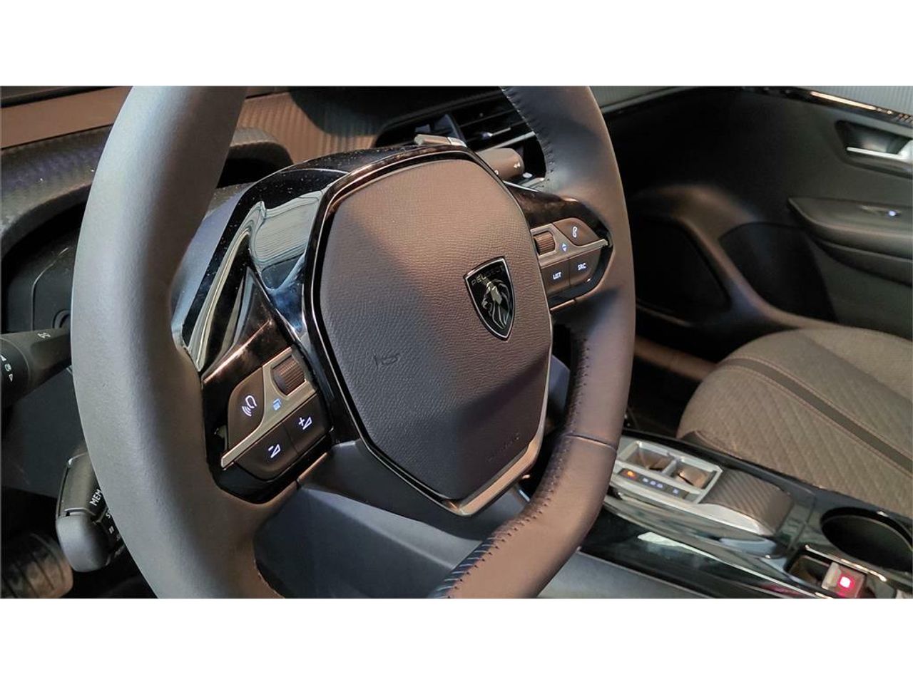 Peugeot 208 Allure HYBRID 100 eDCS6 - Foto 2