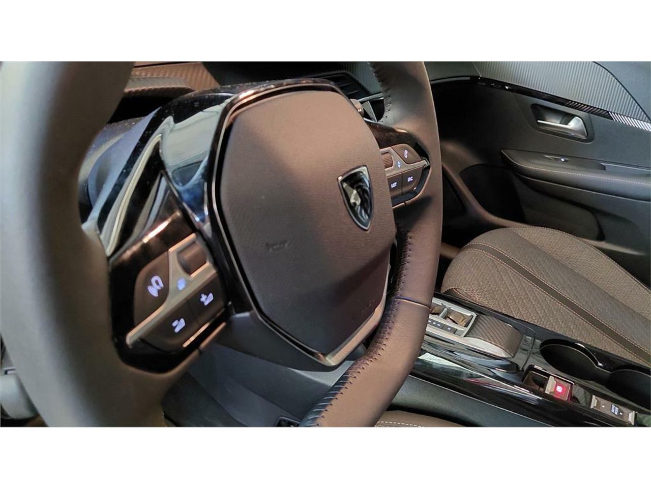 Peugeot 208 Allure HYBRID 100 eDCS6 - Foto 2