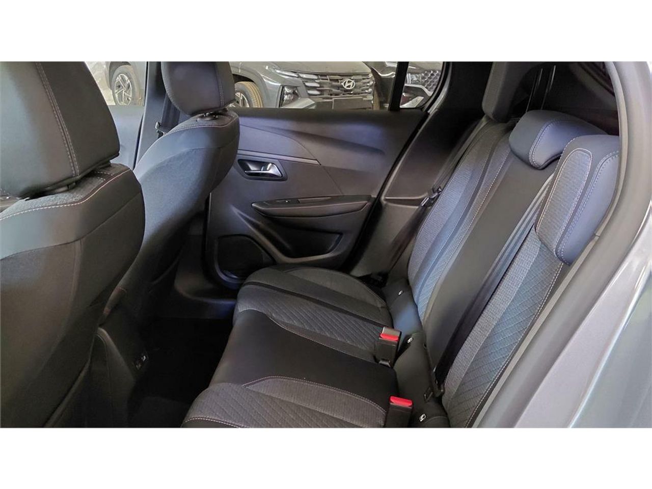 Peugeot 208 Allure HYBRID 100 eDCS6 - Foto 2