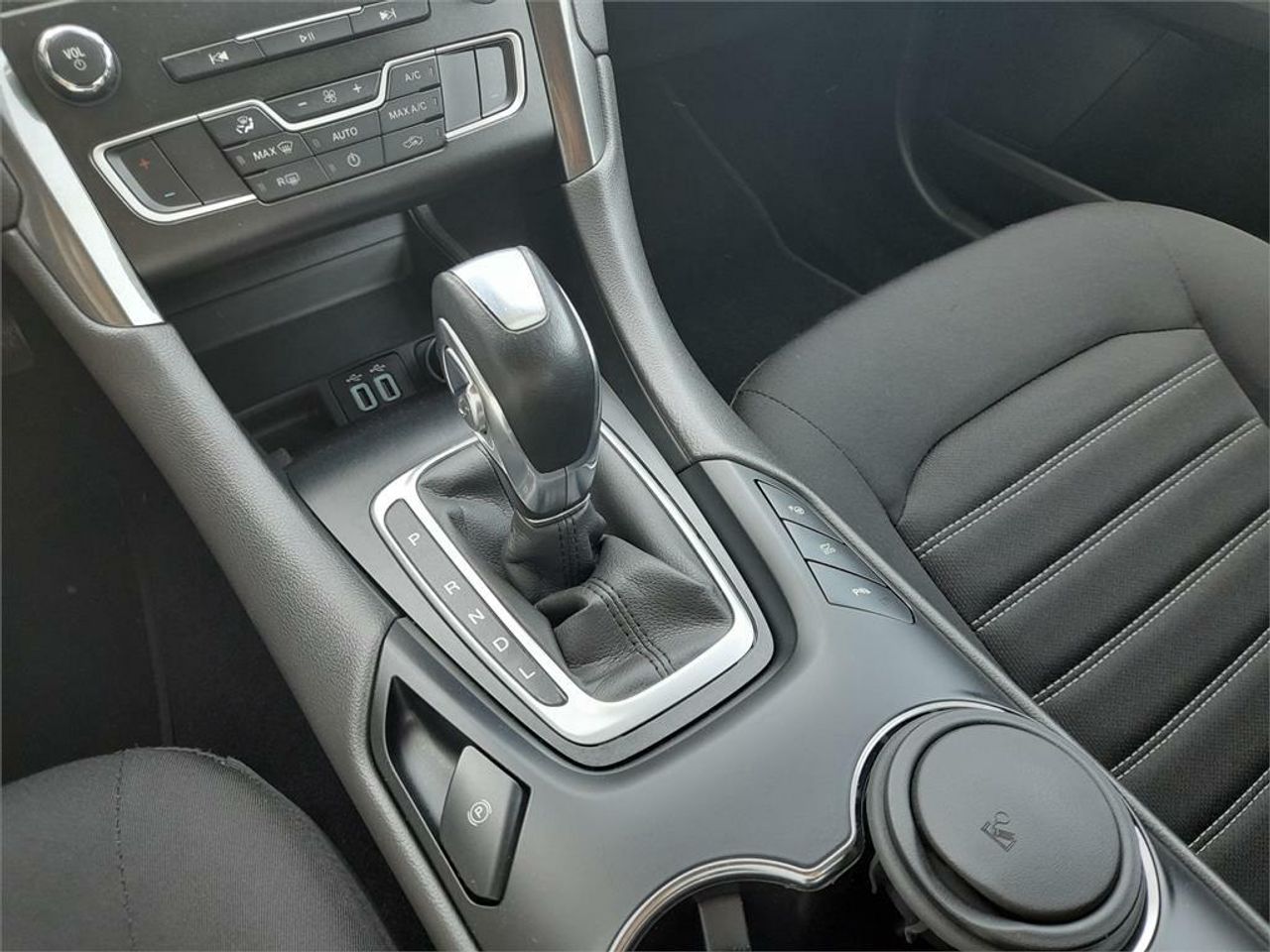 Ford Mondeo 2.0 Híbrido 138kW (187CV) Trend HEV Auto - Foto 2