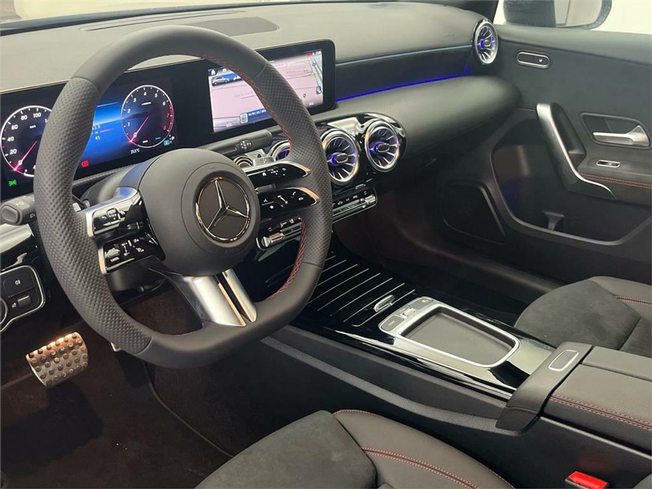 Mercedes Clase A 180 Berlina - Foto 2