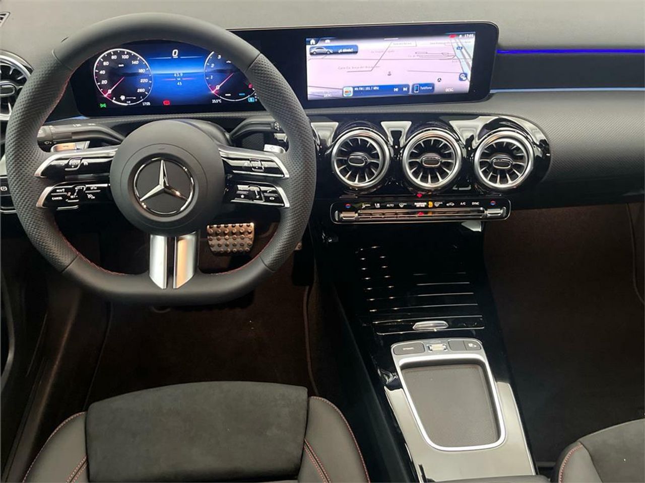 Mercedes Clase A 180 Berlina - Foto 2