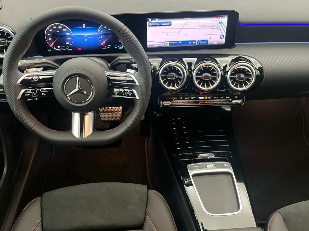 Mercedes Clase A 180 Berlina - Foto 2