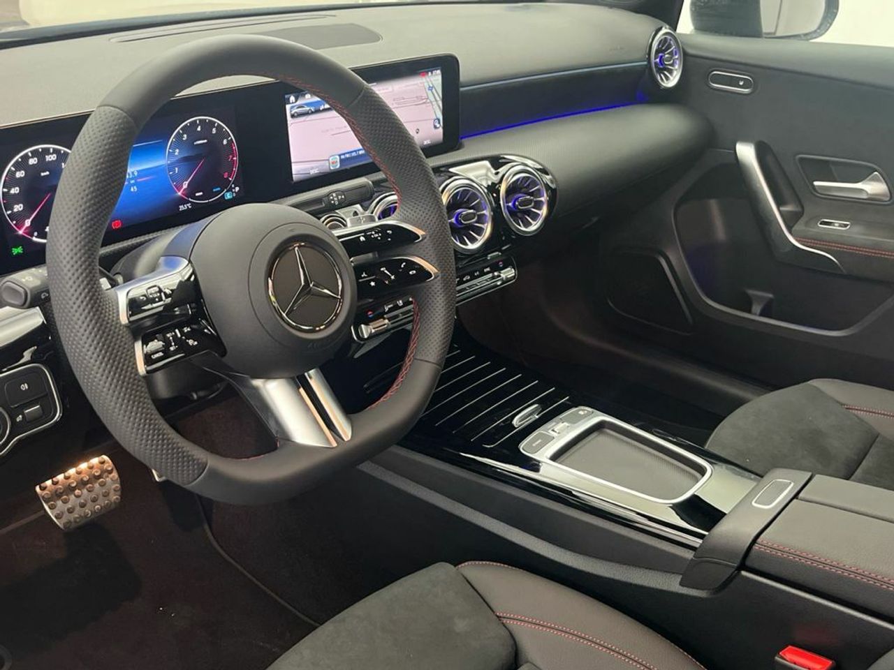 Mercedes Clase A 180 Berlina - Foto 2