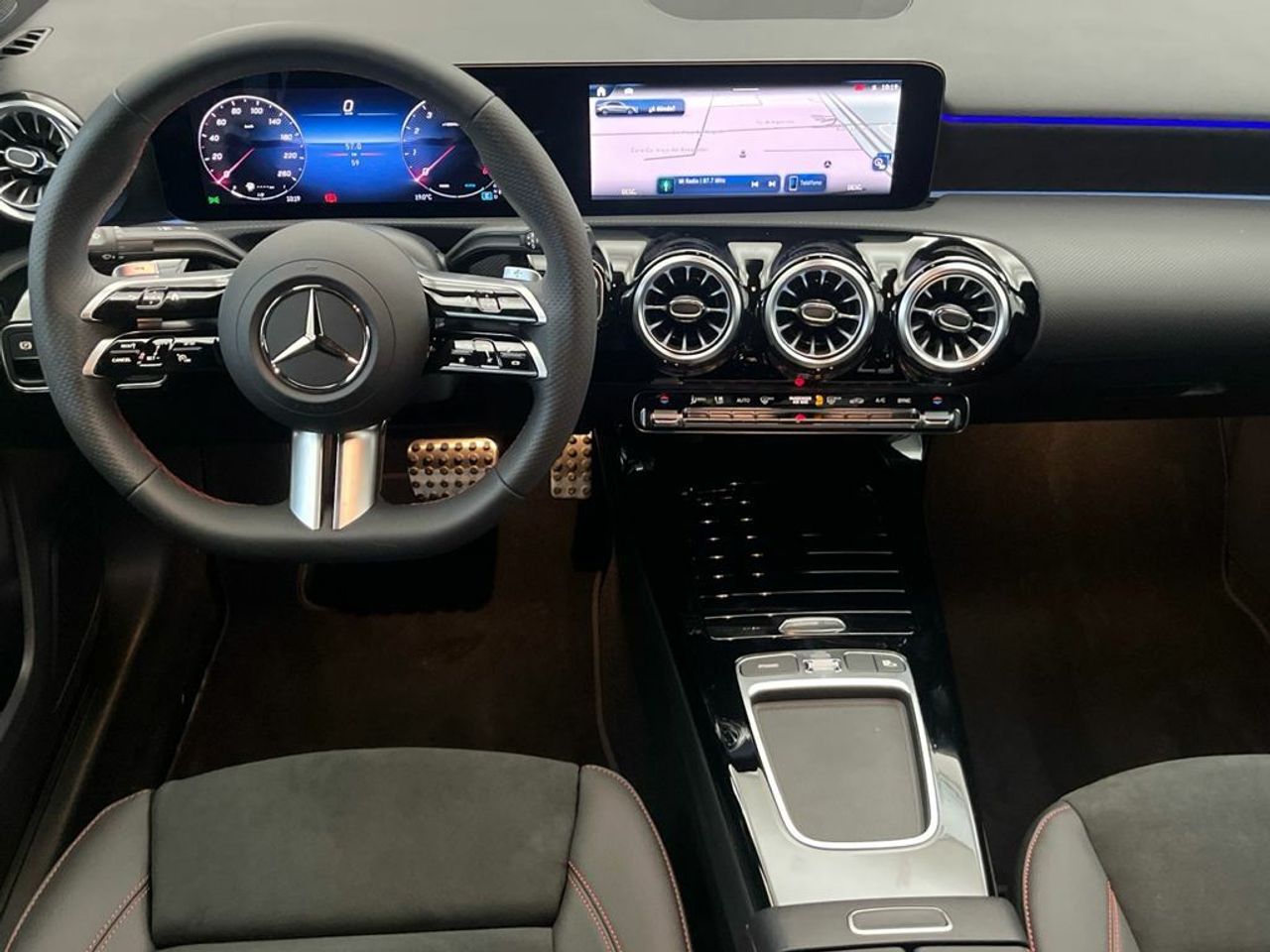 Mercedes Clase A 180 Berlina - Foto 2