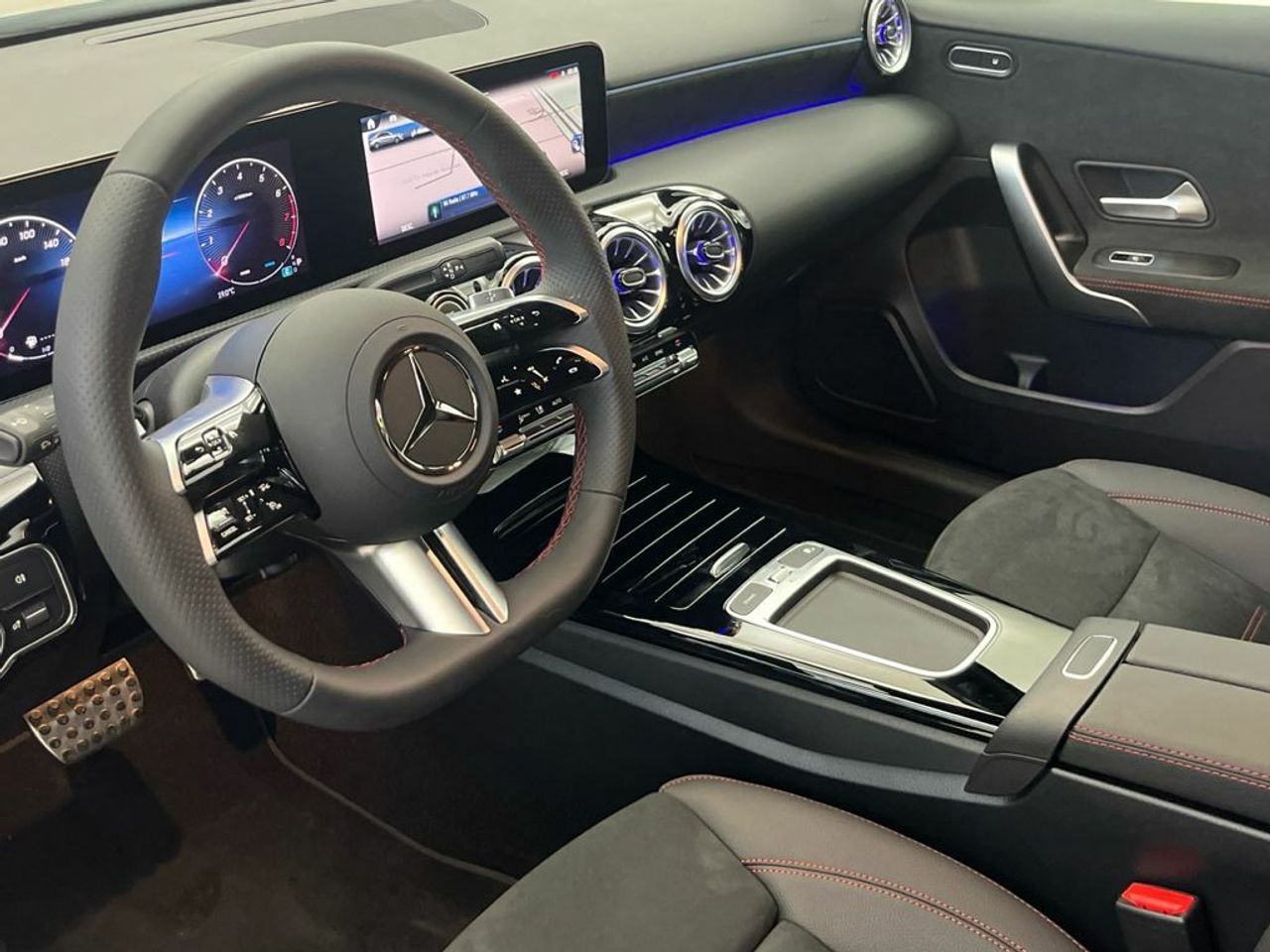 Mercedes Clase A 180 Berlina - Foto 2