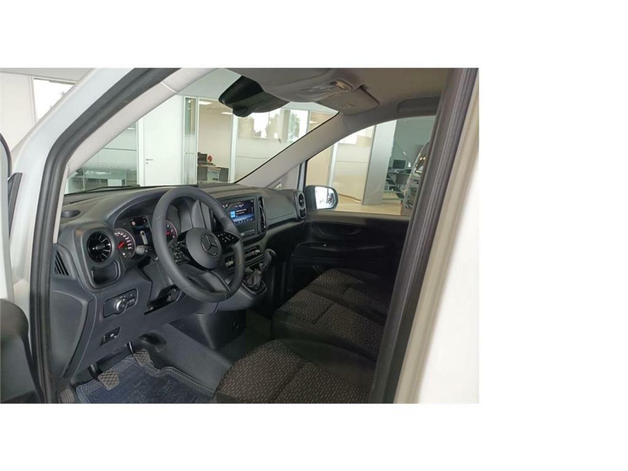 Mercedes Vito 110CDI 75kW furgón Base larga - Foto 2
