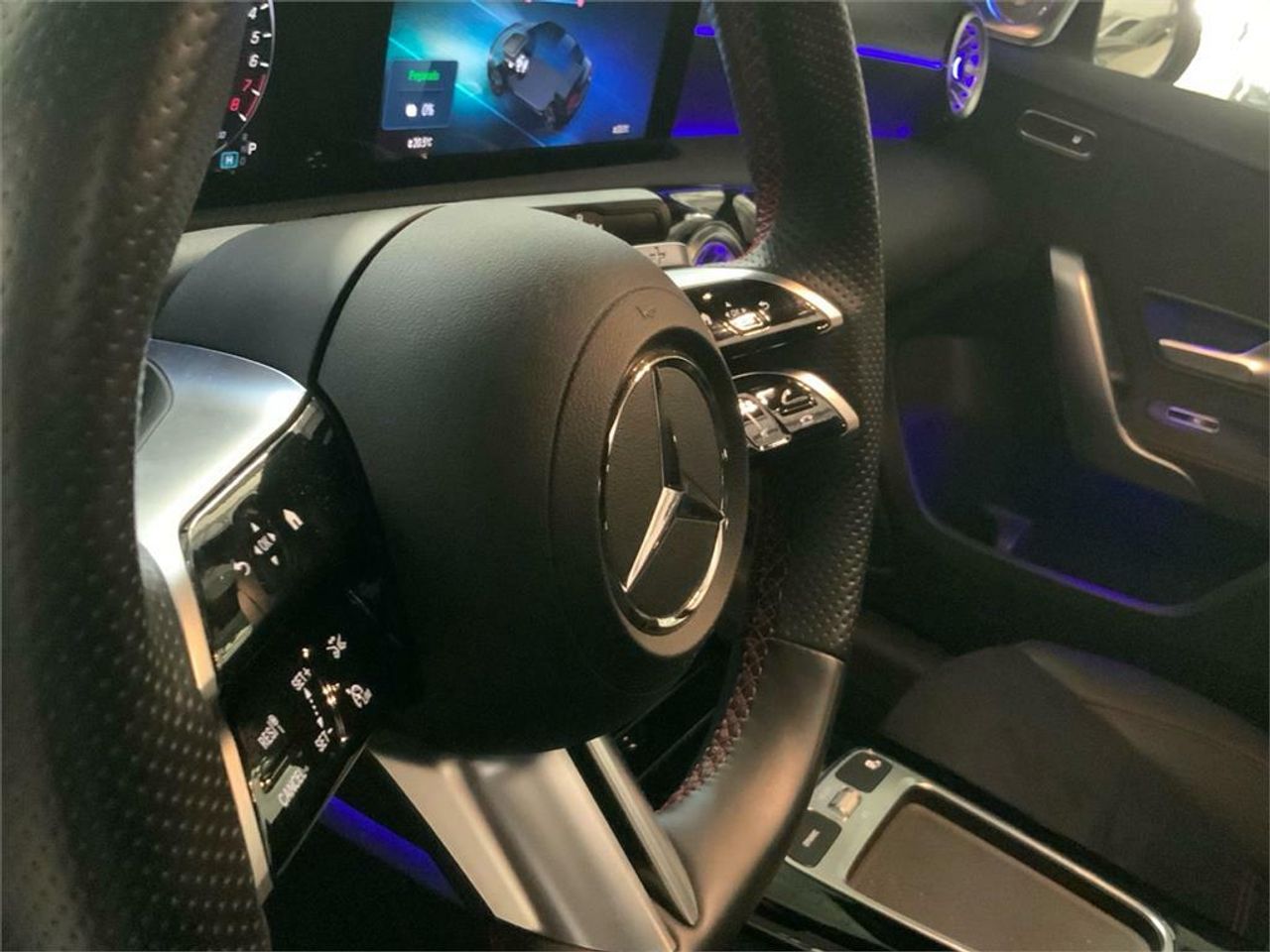 Mercedes Clase A 250 e Sedán - Foto 2