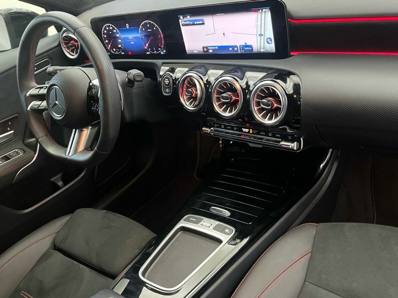 Mercedes Clase A 200 d Compacto - Foto 2