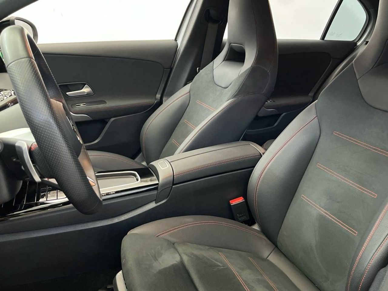 Mercedes Clase A 200 d Compacto - Foto 2