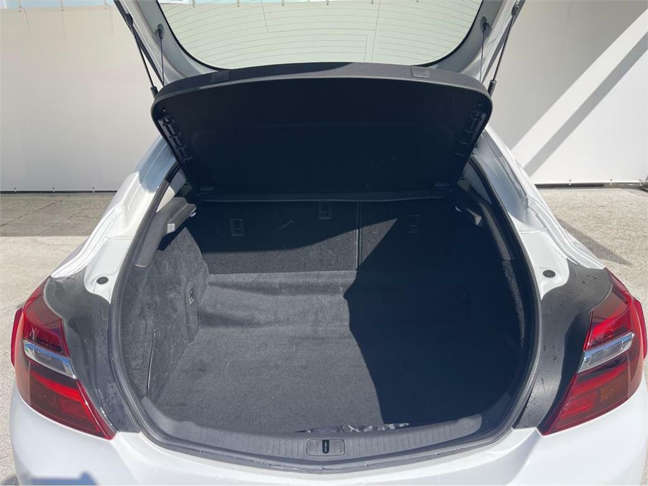 Opel Insignia  1.6CDTI S&S ecoF 100kW (136CV) Selective - Foto 2