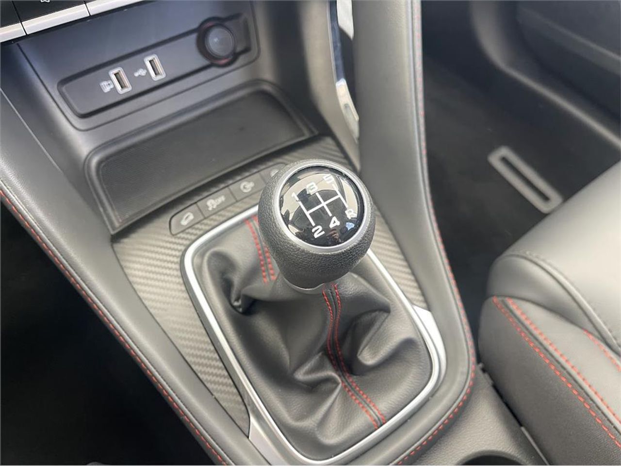 MG ZS 1.5 Luxury - Foto 2