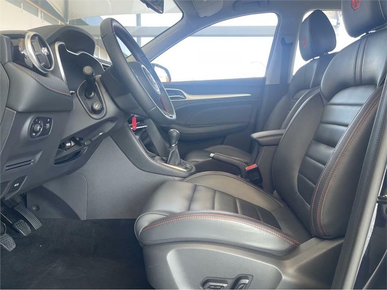 MG ZS 1.5 Luxury - Foto 2