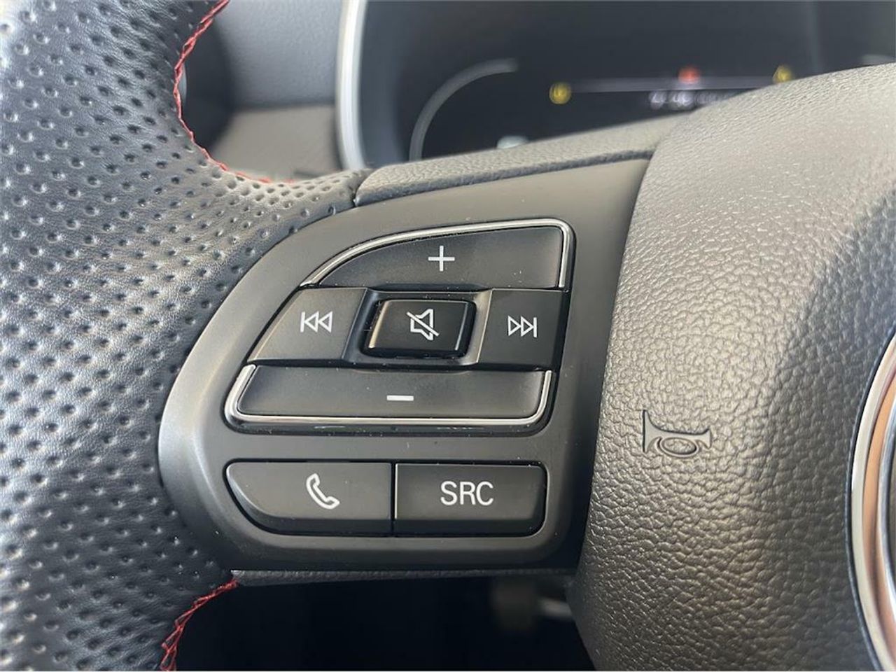 MG ZS 1.5 Luxury - Foto 2