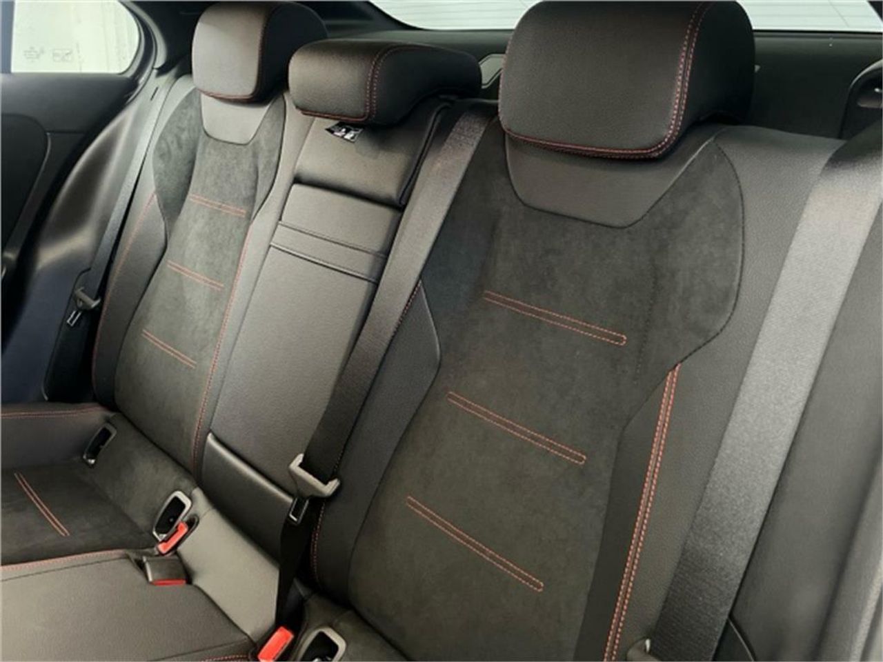 Mercedes Clase A 180 Berlina - Foto 2