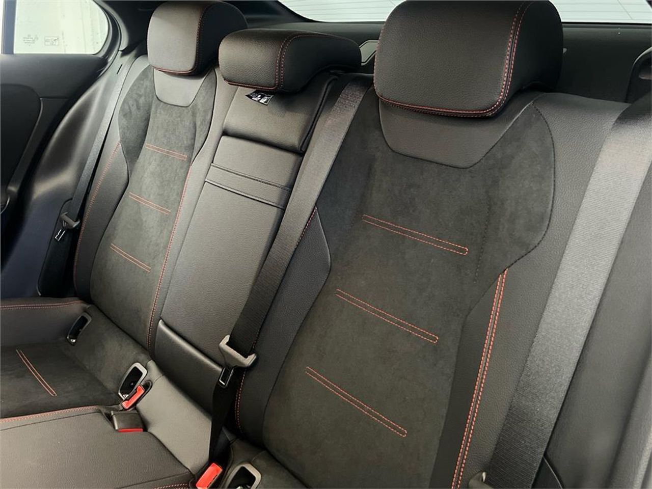 Mercedes Clase A 180 Berlina - Foto 2