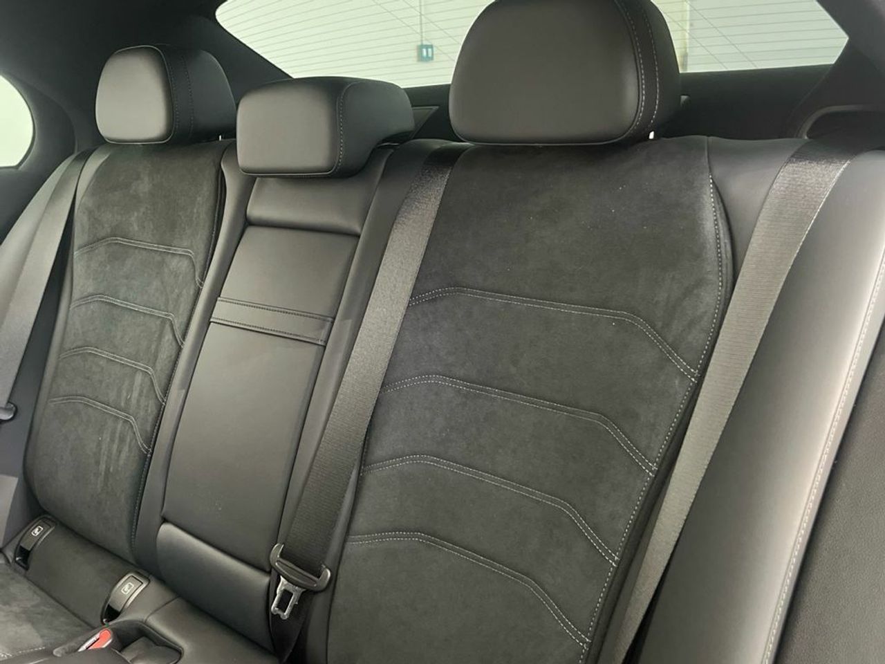 Mercedes Clase E 300 de berlina con tecnología híbrida EQ - Foto 2