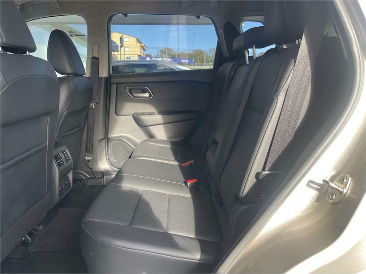 Nissan X-Trail 5pl 1.5T VC 120kW MHEV 4x2 Tekna - Foto 2