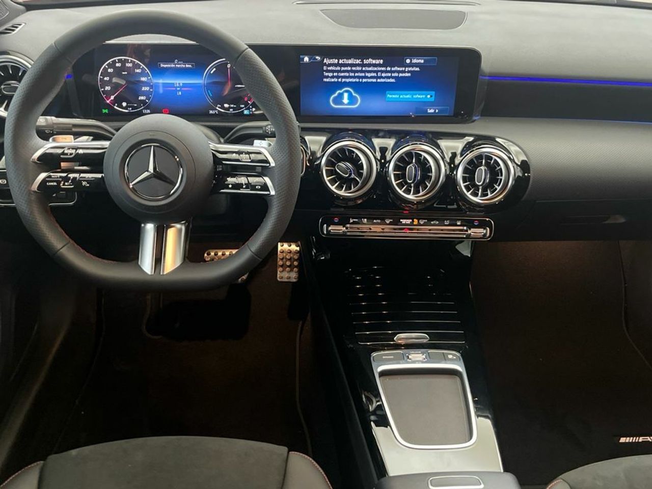Mercedes Clase A 250 e Sedán - Foto 2