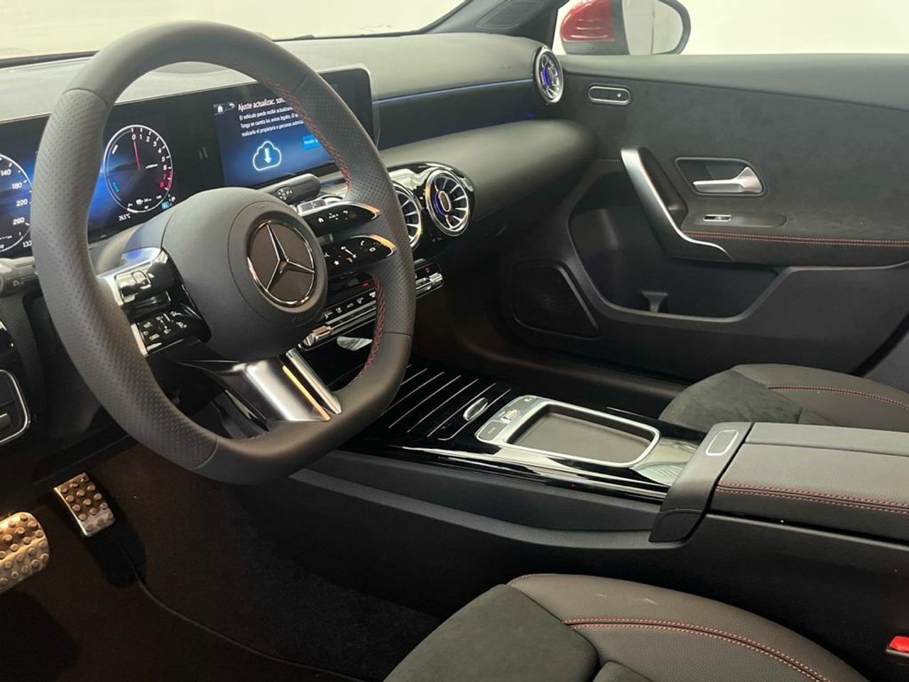 Mercedes Clase A 250 e Sedán - Foto 2