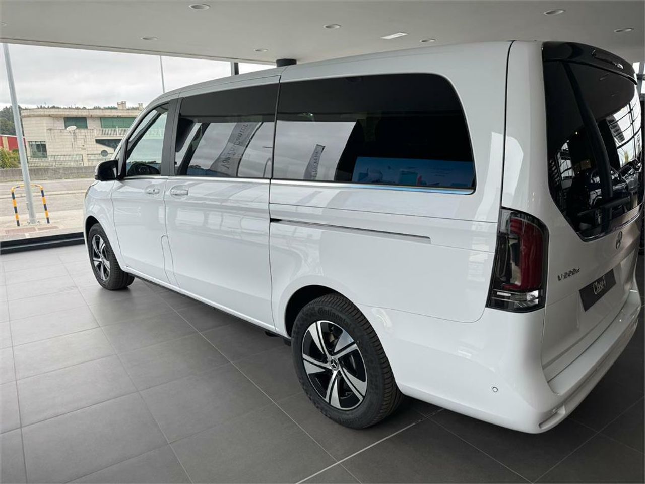 Mercedes Clase V 220 d Avantgarde Largo - Foto 2