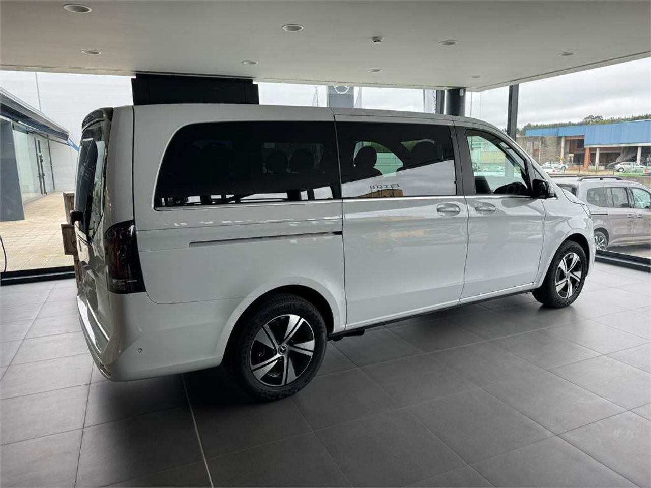 Mercedes Clase V 220 d Avantgarde Largo - Foto 2