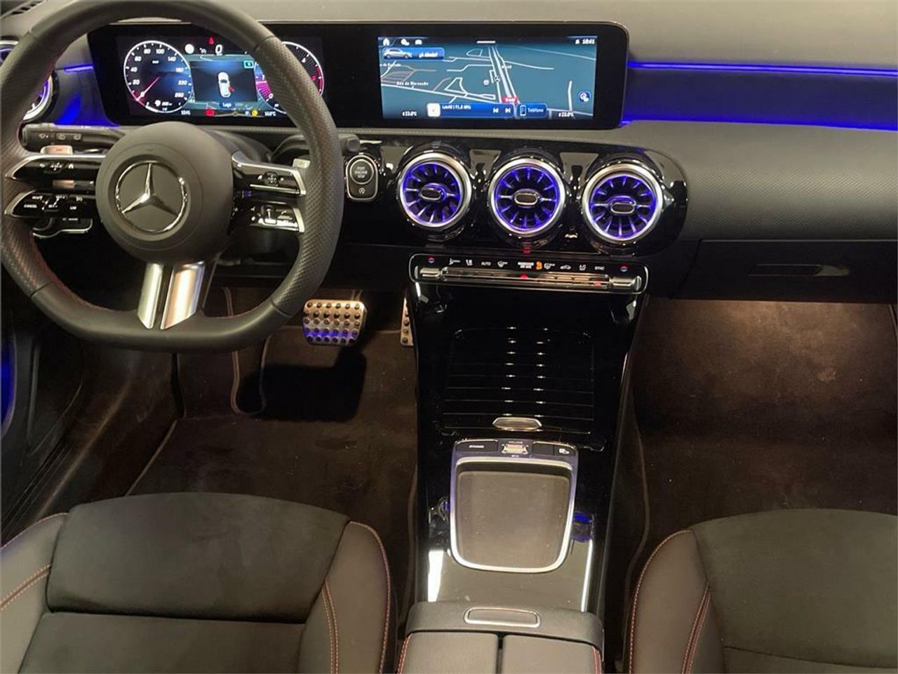 Mercedes Clase A 180 Sedán - Foto 2