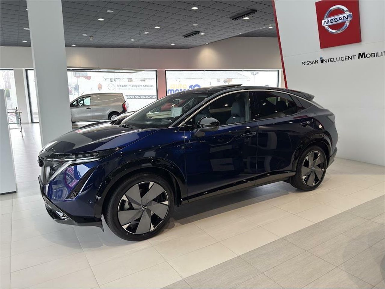 Nissan Ariya 5p 87 kWh 4x2 Evolve CAR. 22kW + Pack Sp - Foto 2