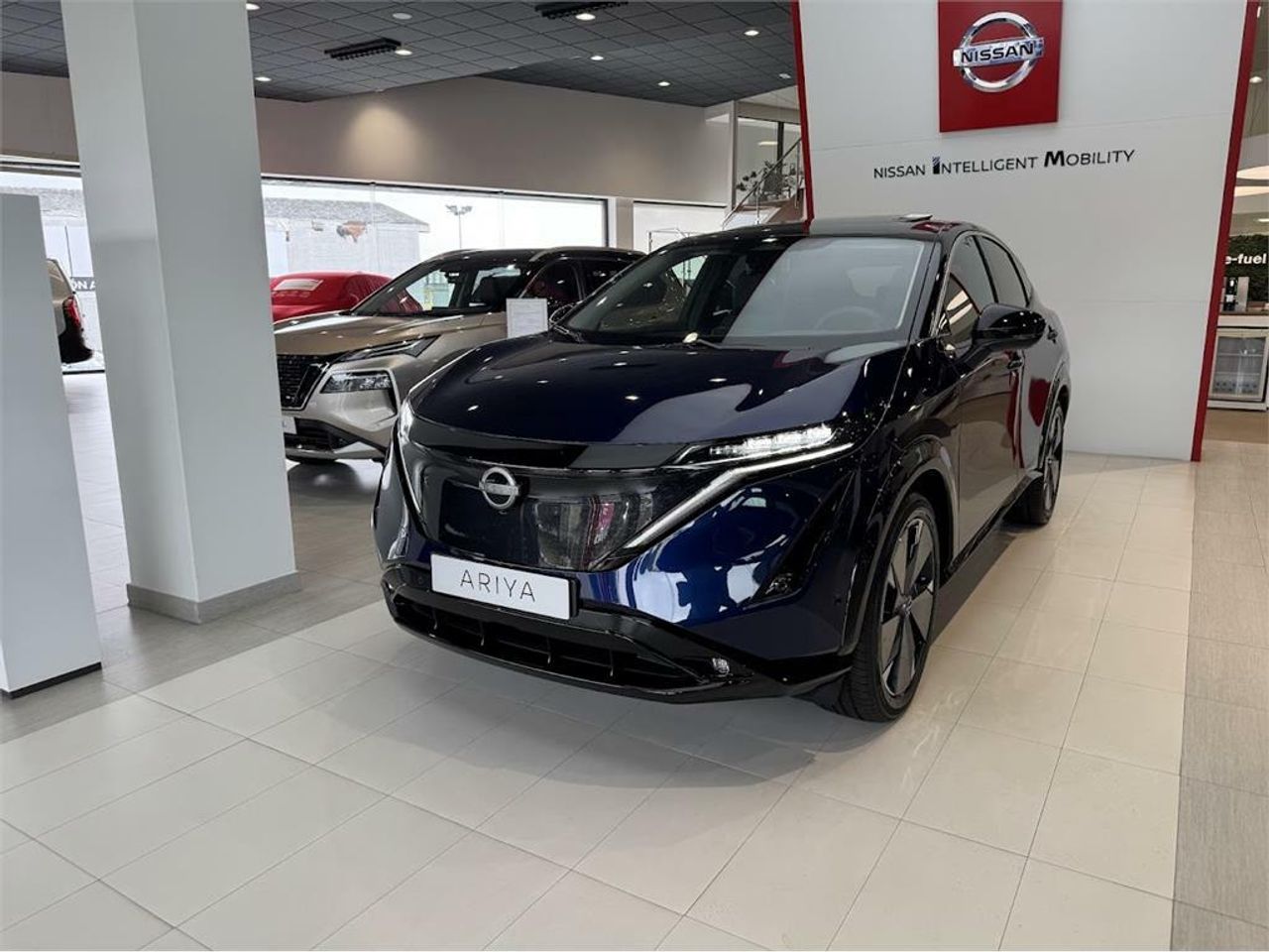 Nissan Ariya 5p 87 kWh 4x2 Evolve CAR. 22kW + Pack Sp - Foto 2