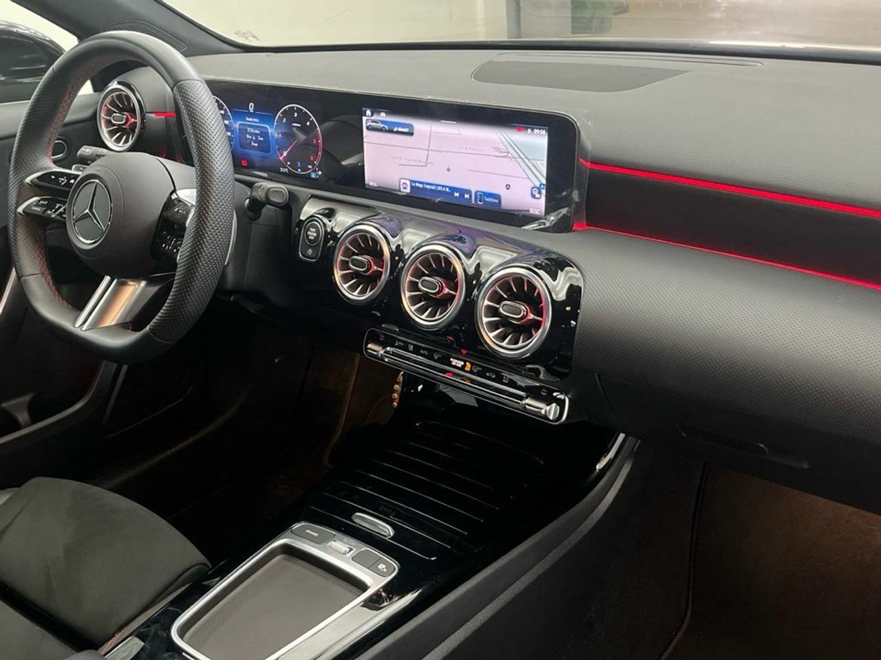 Mercedes Clase A 180 d Compacto - Foto 2