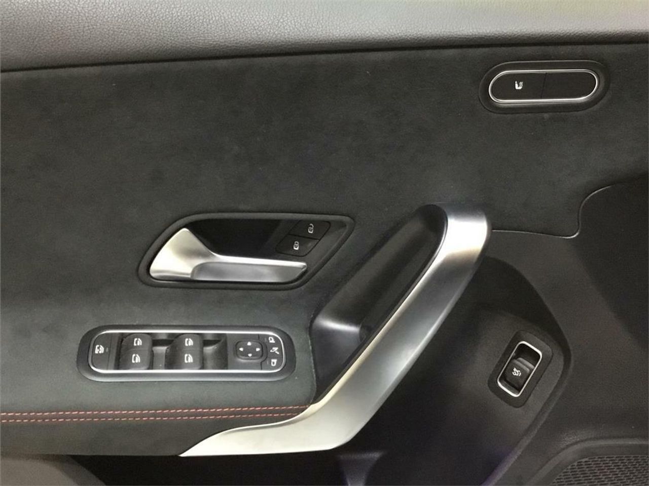 Mercedes Clase A 180 Sedán - Foto 2