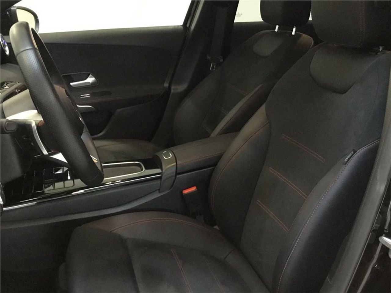 Mercedes Clase A 180 Sedán - Foto 2
