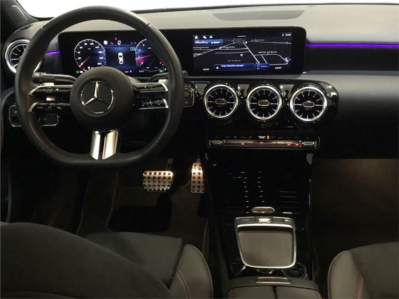 Mercedes Clase A 180 Sedán - Foto 2