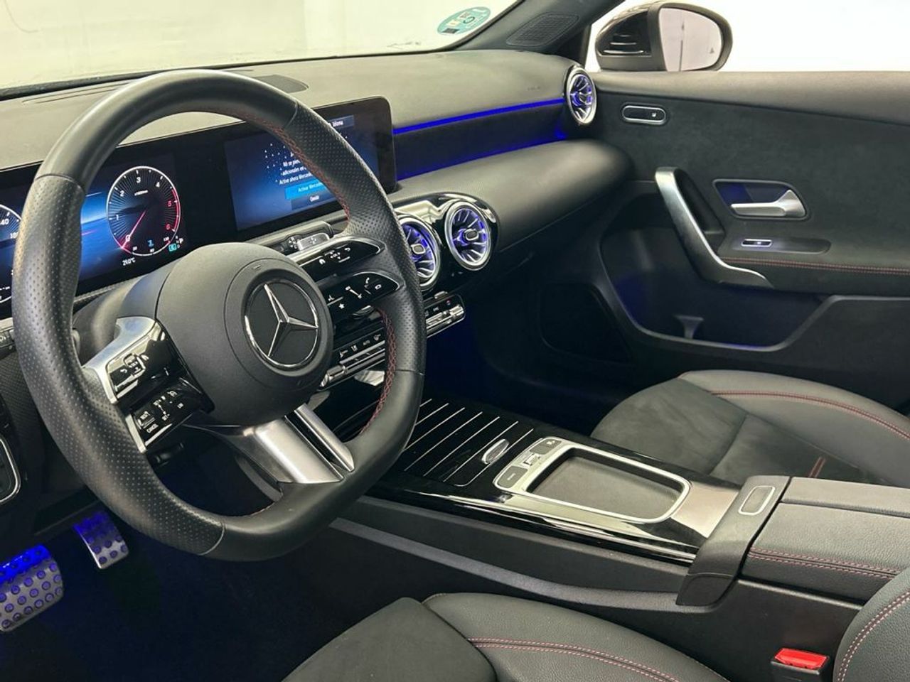 Mercedes Clase A 200 d Compacto - Foto 2