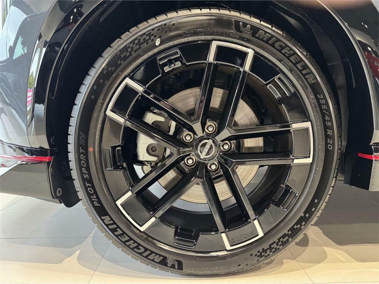 Nissan Ariya ARIYA 5p 87kWh e-4ORCE NISMO - Foto 2