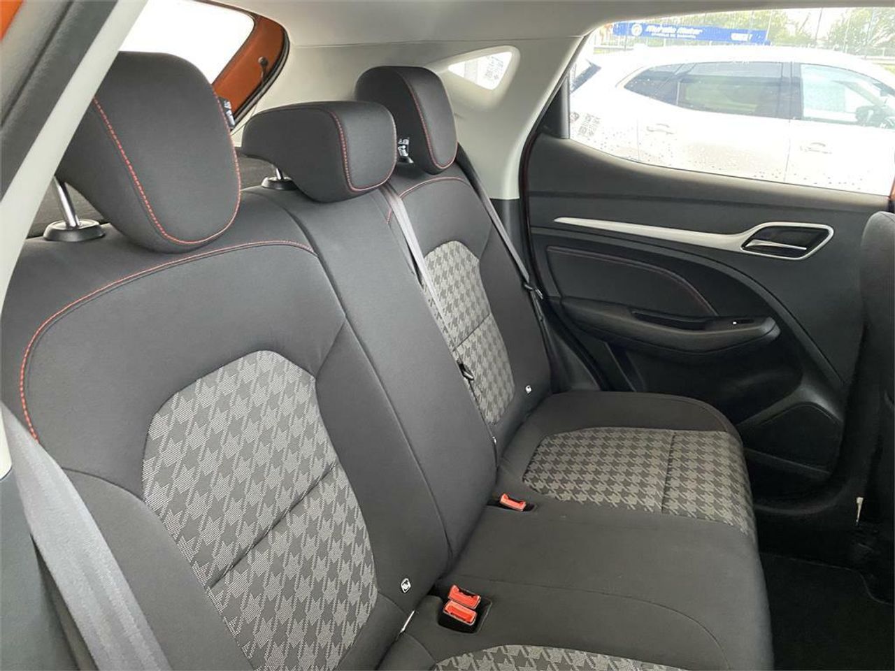 MG ZS 1.5 Luxury - Foto 2