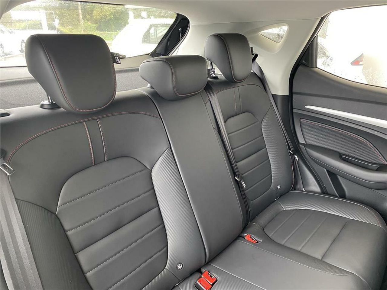 MG ZS 1.5 Luxury - Foto 2