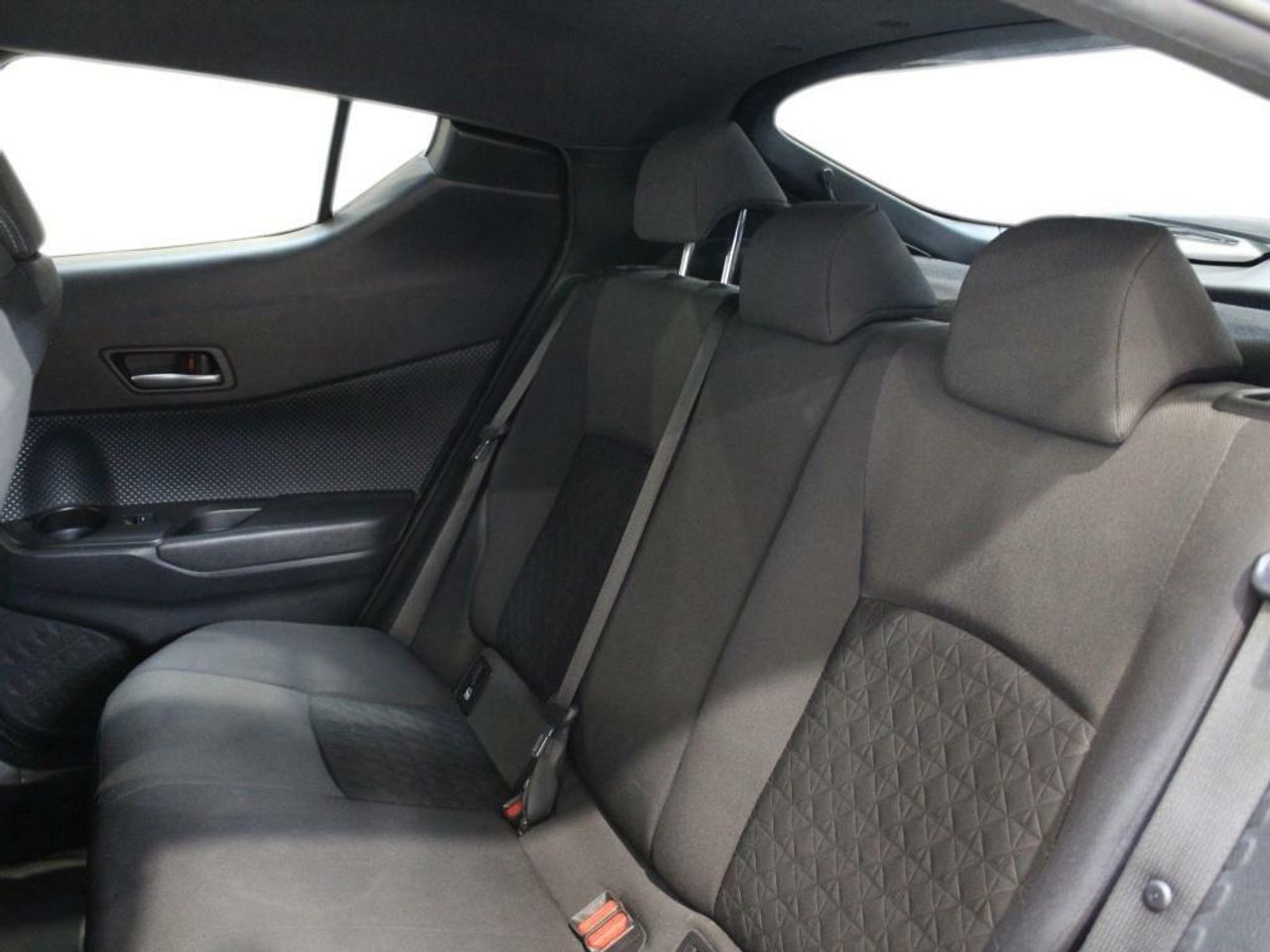 Toyota C-HR 1.8 125H Advance - Foto 2