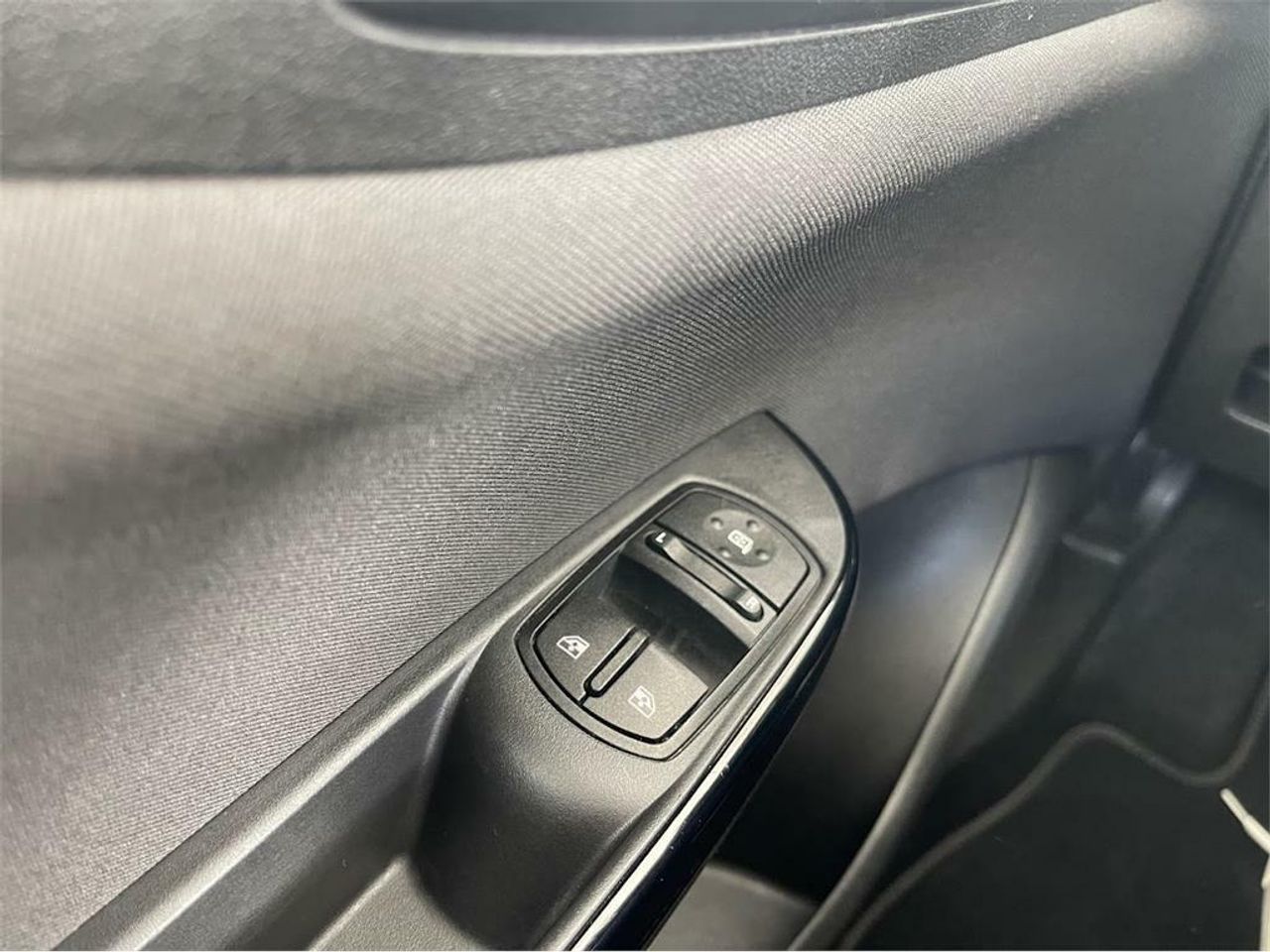 Opel Corsa 1.4 Selective 66kW (90CV) - Foto 2