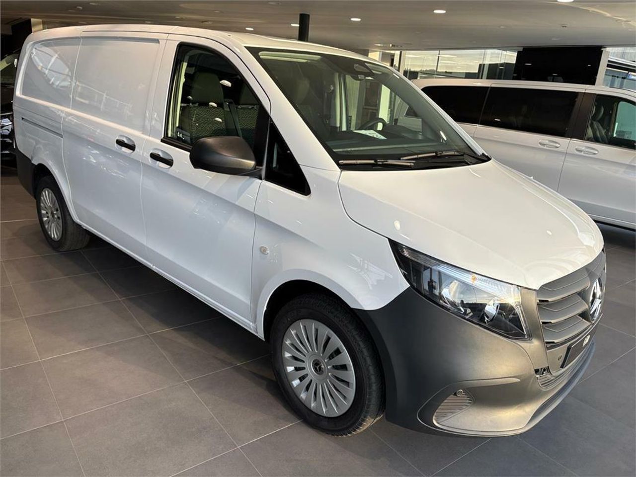 Mercedes Vito 110CDI 75kW furgón Pro larga - Foto 2