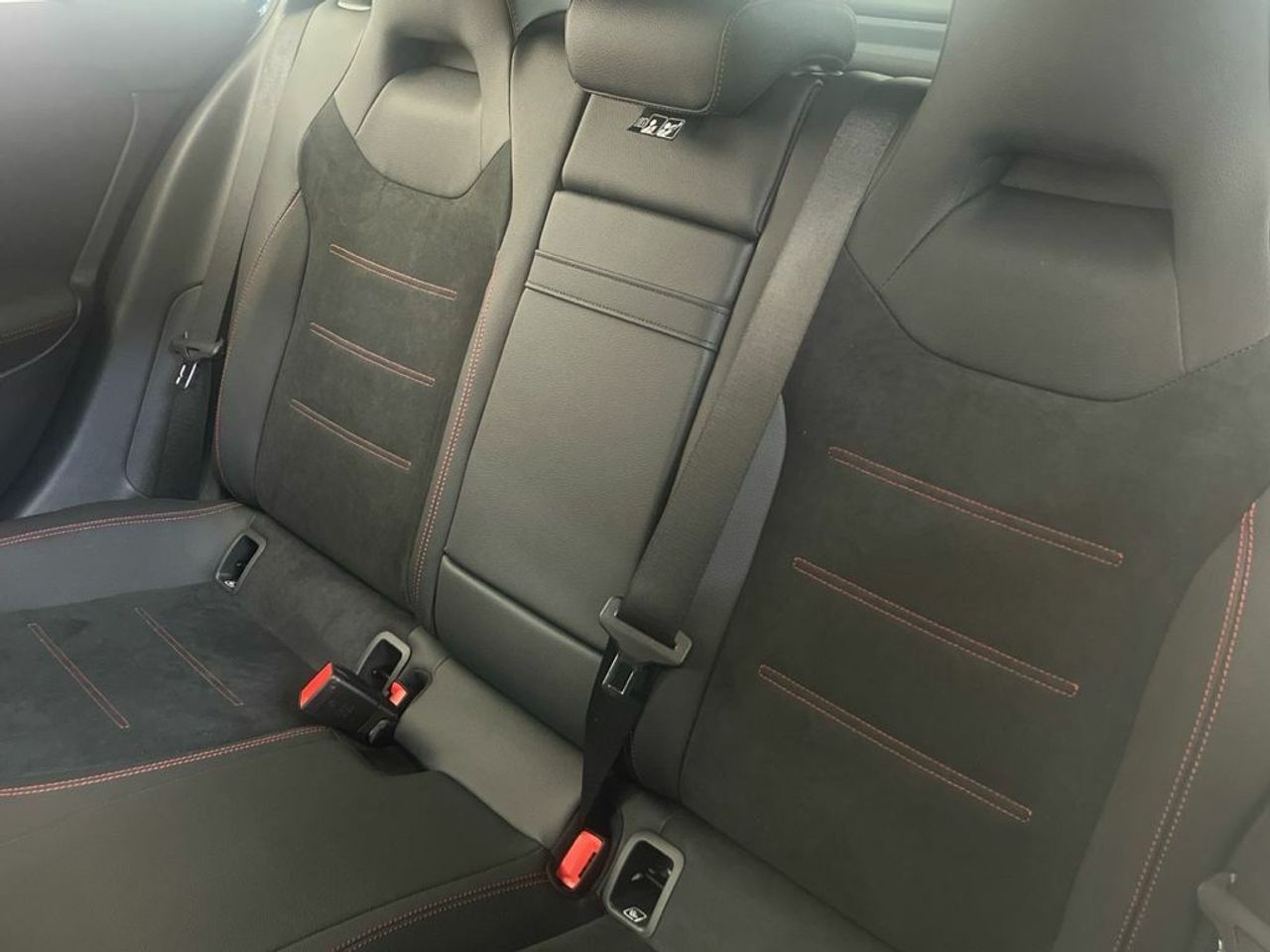 Mercedes Clase A 180 d Compacto - Foto 2