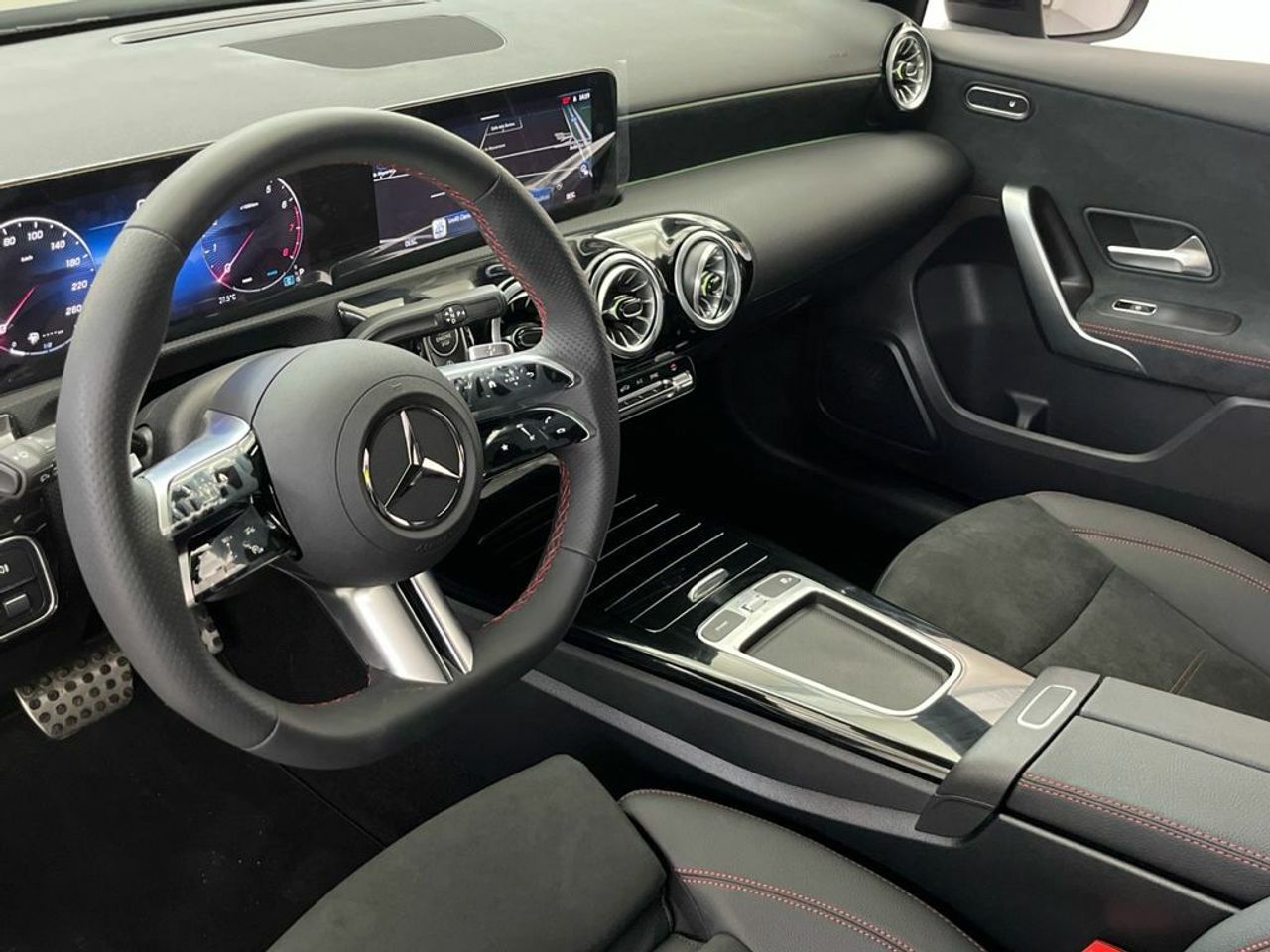 Mercedes Clase A 180 Berlina - Foto 2