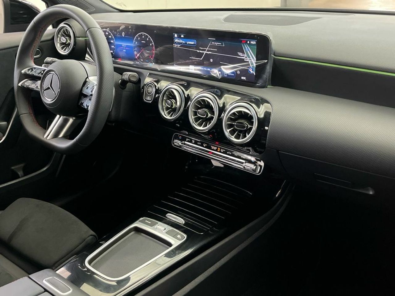 Mercedes Clase A 180 Berlina - Foto 2